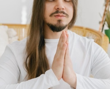 Znajdź swoją własną mantrę: medytacja transcendentalna dla spokoju, jasności i energii na co dzień